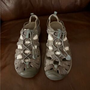 Keen Women’s Whisper gray peacock Sandals Hiking, waterproof, camping comfort
